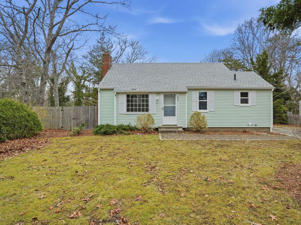 590 Sandwich Road , Teaticket, MA 02536