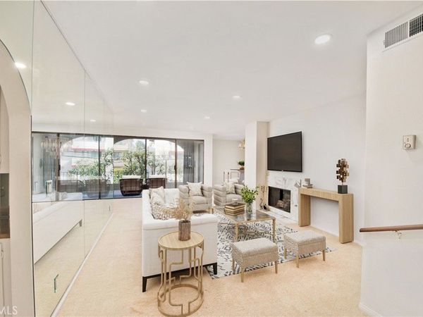 5340 Yarmouth, Unit 205, Encino, CA 91316