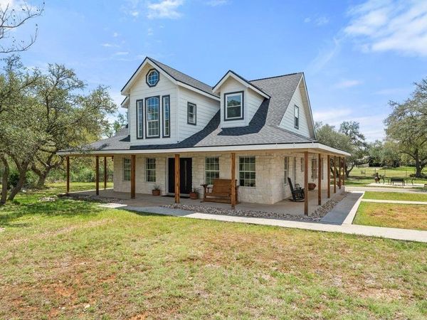 8139 Ozark DR, San Marcos, TX 78666