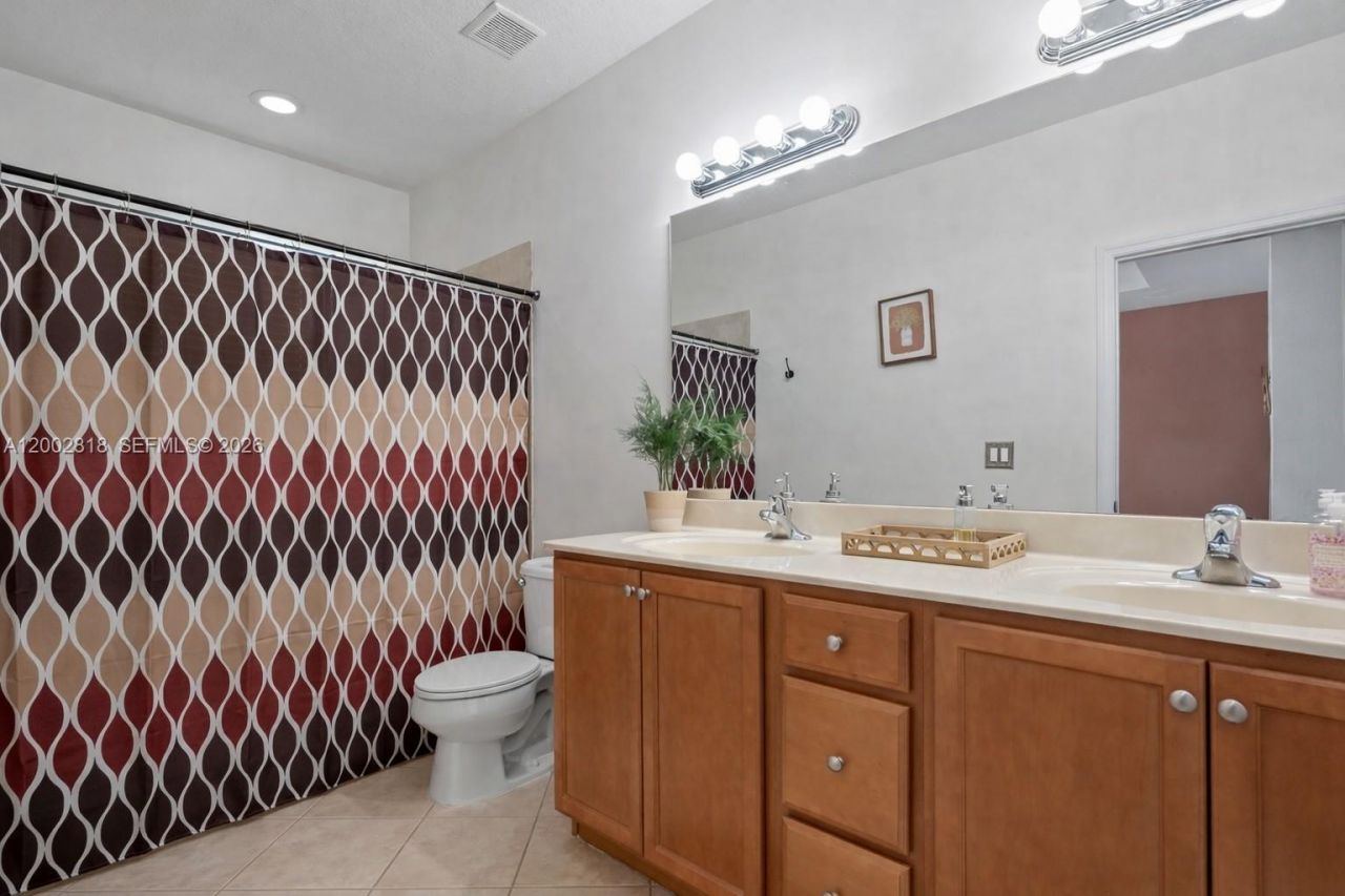 8875 SW 227th Ter, Cutler Bay, FL 33190 Photo