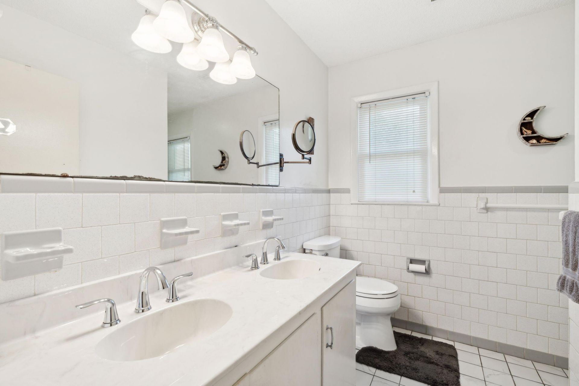 1764 Lady Ashley Street Photo 16