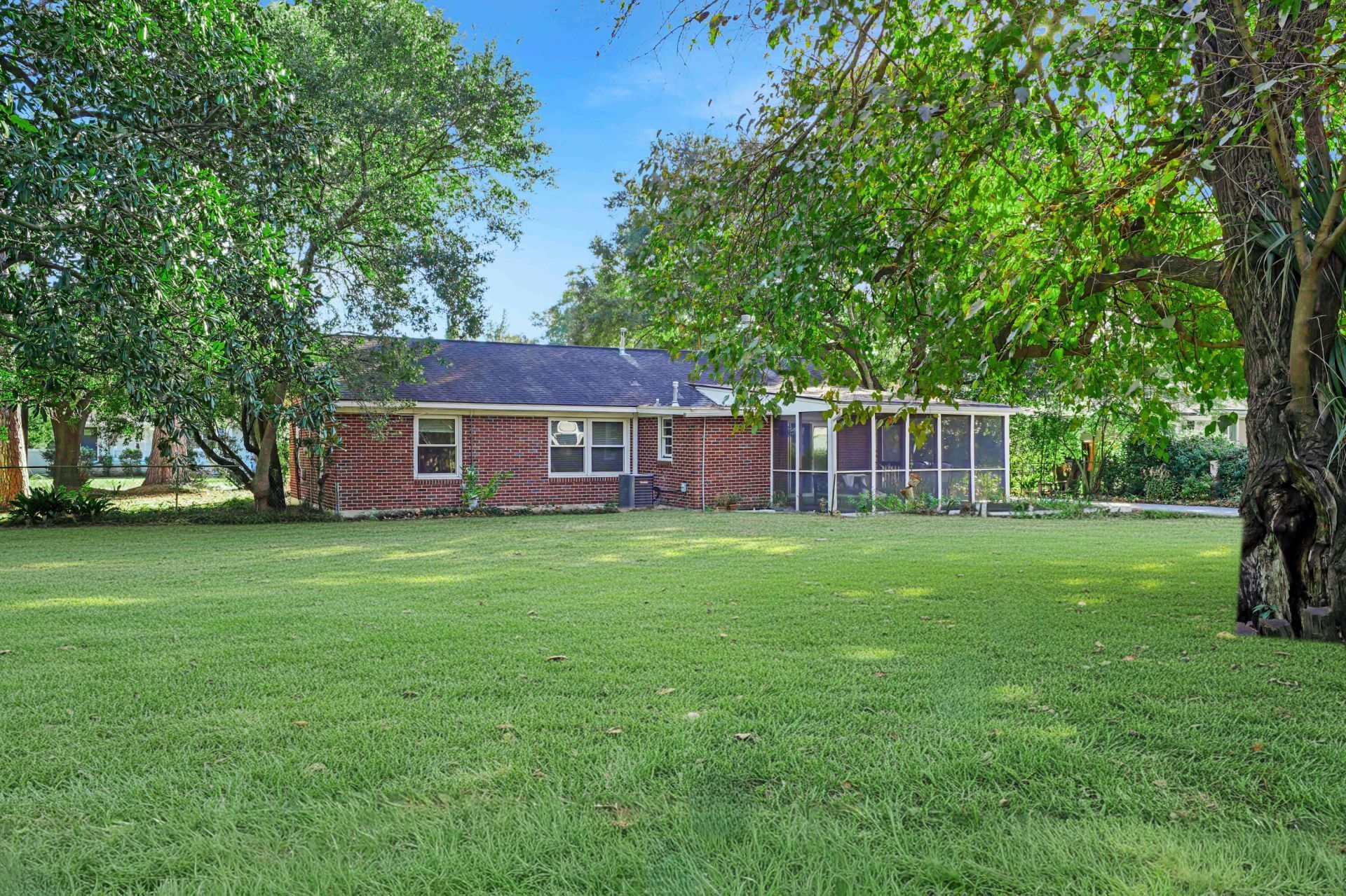 1764 Lady Ashley Street Photo 24