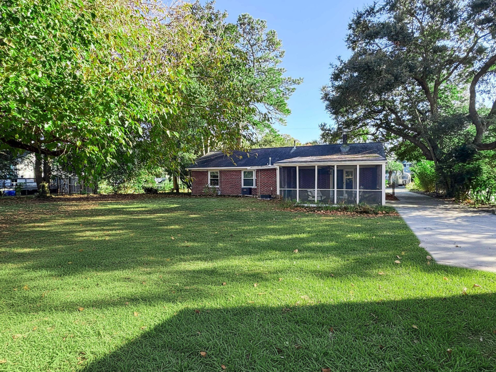 1764 Lady Ashley Street Photo 26