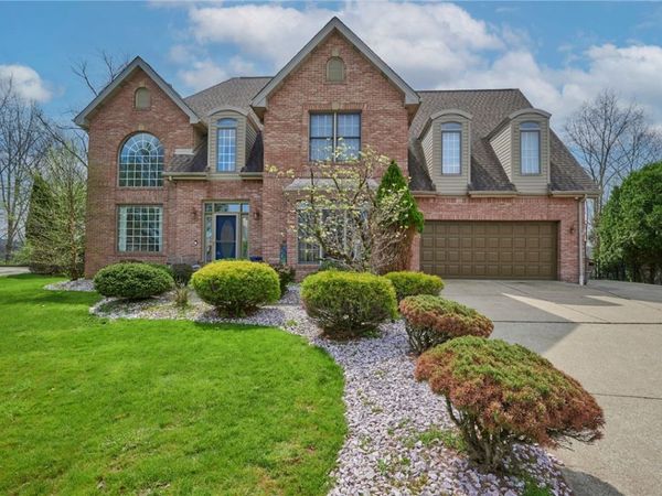 133 Stevens Ridge Dr , Clairton, PA 15025