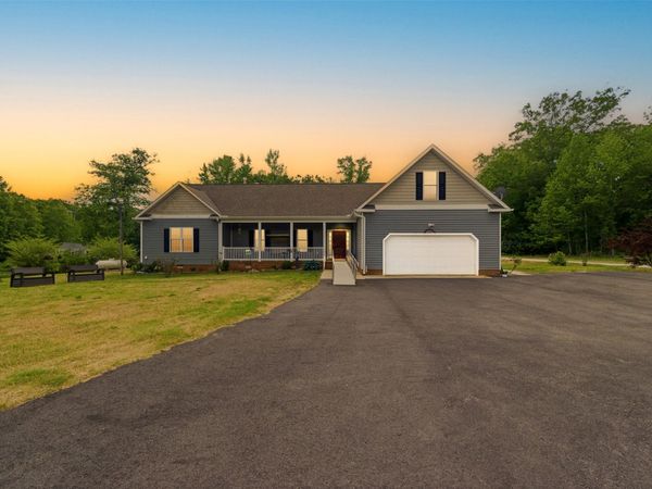 403 Oaktree Road, Williamsburg, VA 23188