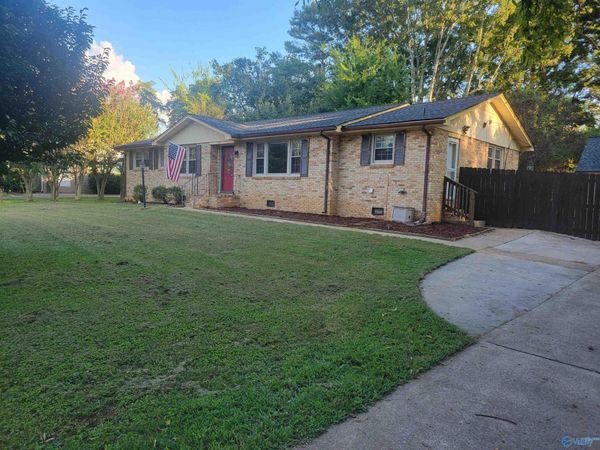 523 Harolds Drive, Huntsville, AL 35806