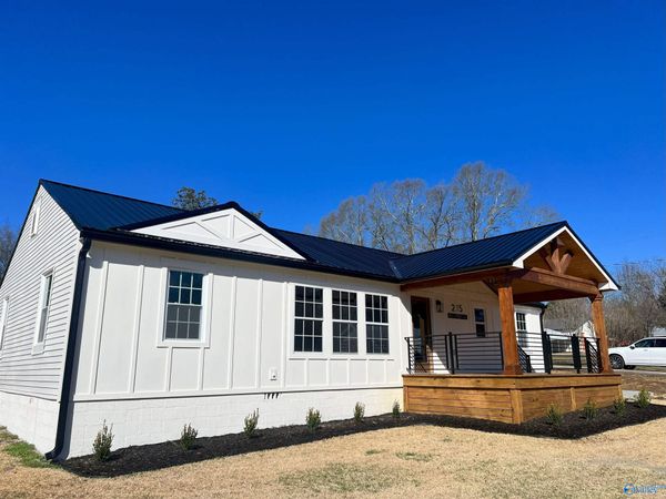 215 NW 4th Street, Arab, AL 35016