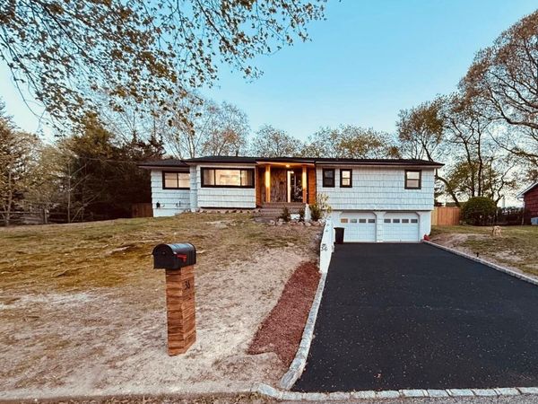 36 Storyland Lane, East Setauket, NY 11733