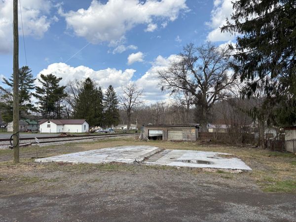 321 Greenbrier St, Rupert, WV 25984