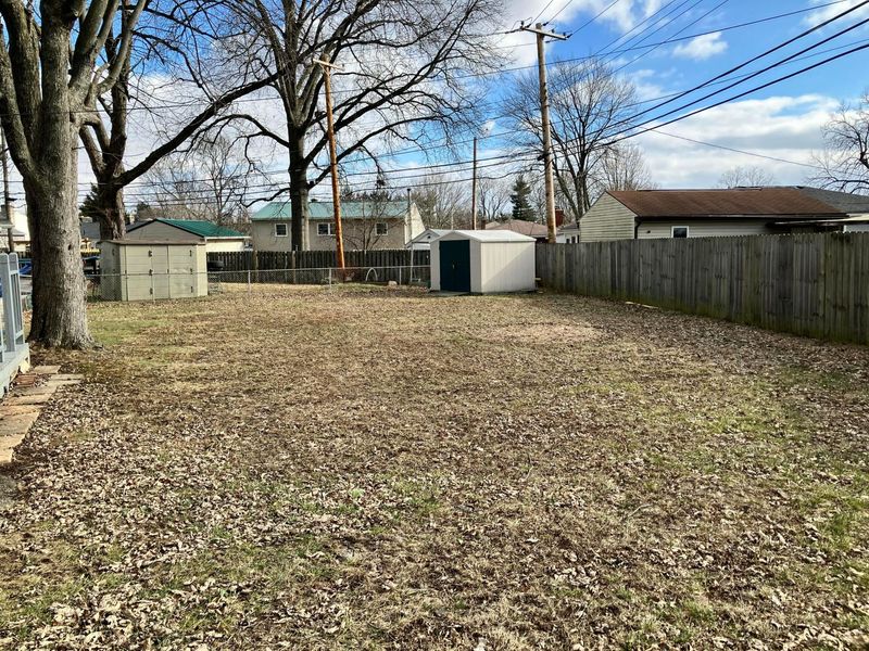 1230 Carrousel Drive E, Reynoldsburg, OH 43068 Photo 6