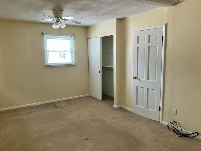 1230 Carrousel Drive E, Reynoldsburg, OH 43068 Photo 8