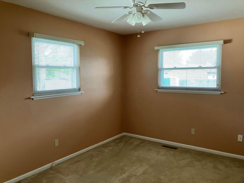 1230 Carrousel Drive E, Reynoldsburg, OH 43068 Photo 9