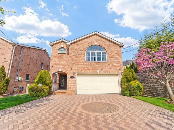 335 Cresthaven Lane, Whitestone, NY 11357