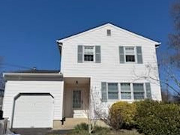 22 Salisbury Drive S, East Northport, NY 11706