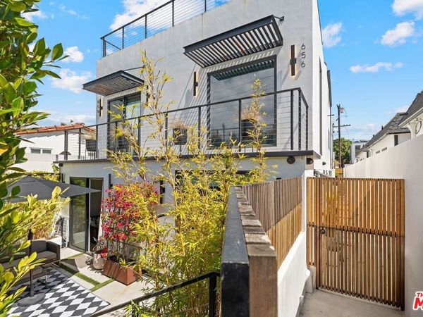 656 California Avenue, Venice, CA 90291