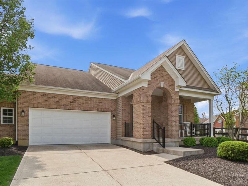 305 Haybrooke Drive, Maineville, OH 45039 Photo 3