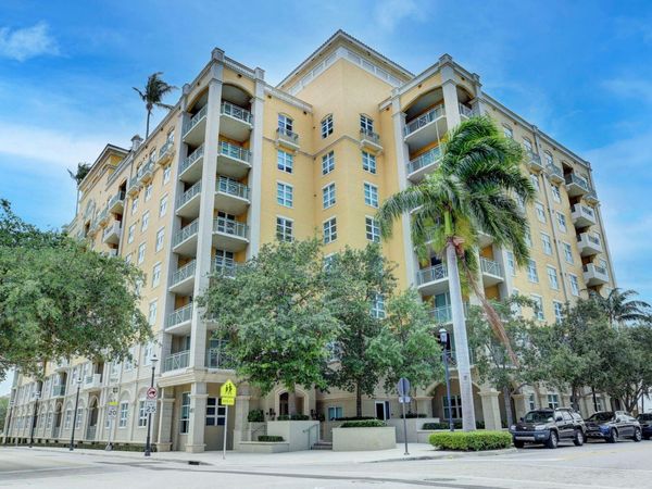 403 S Sapodilla Avenue, Unit 307, West Palm Beach, FL 33401