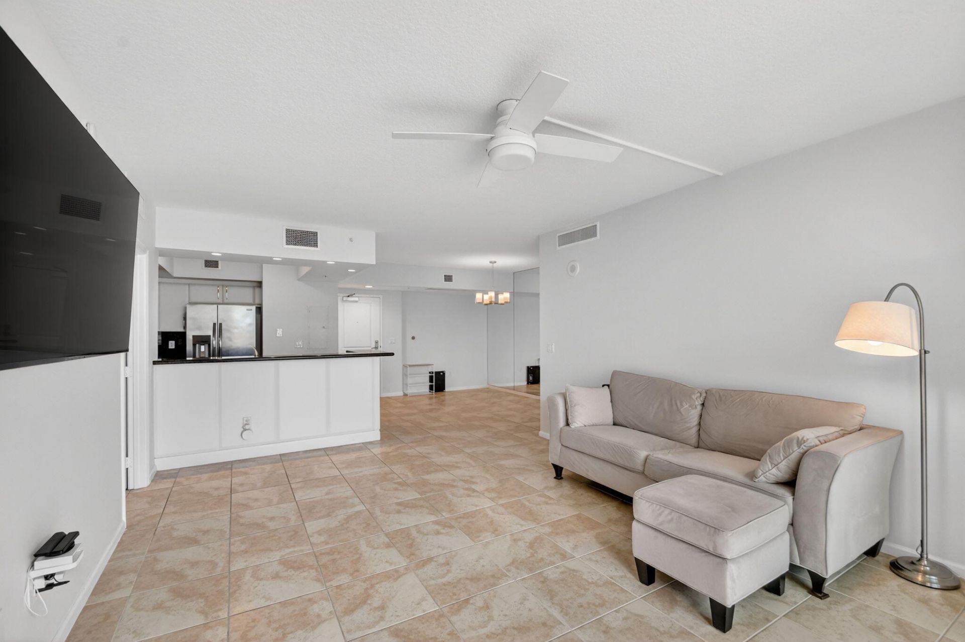 403 S Sapodilla Avenue, Unit 307, West Palm Beach, FL 33401 Photo