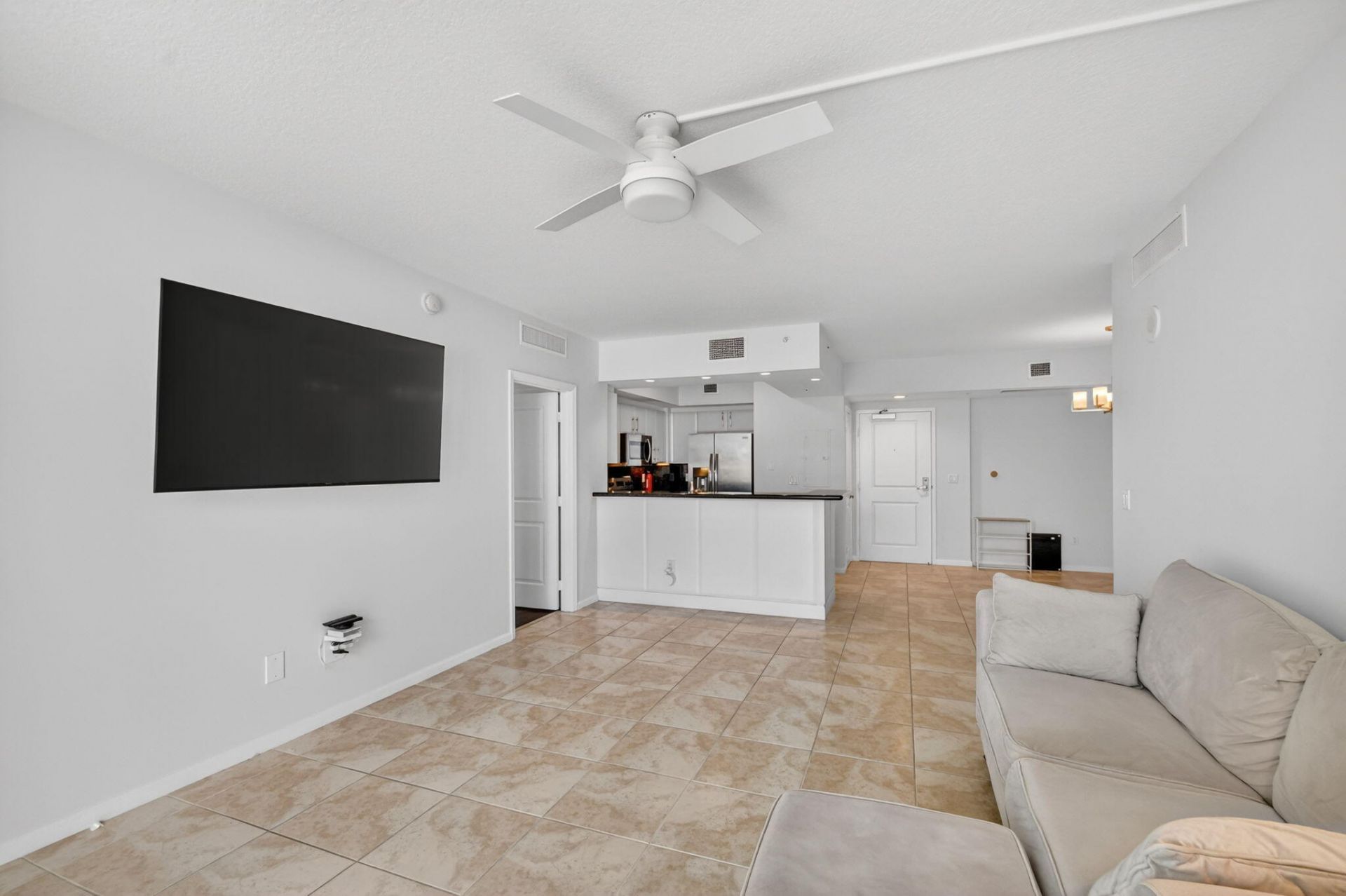 403 S Sapodilla Avenue, Unit 307, West Palm Beach, FL 33401 Photo