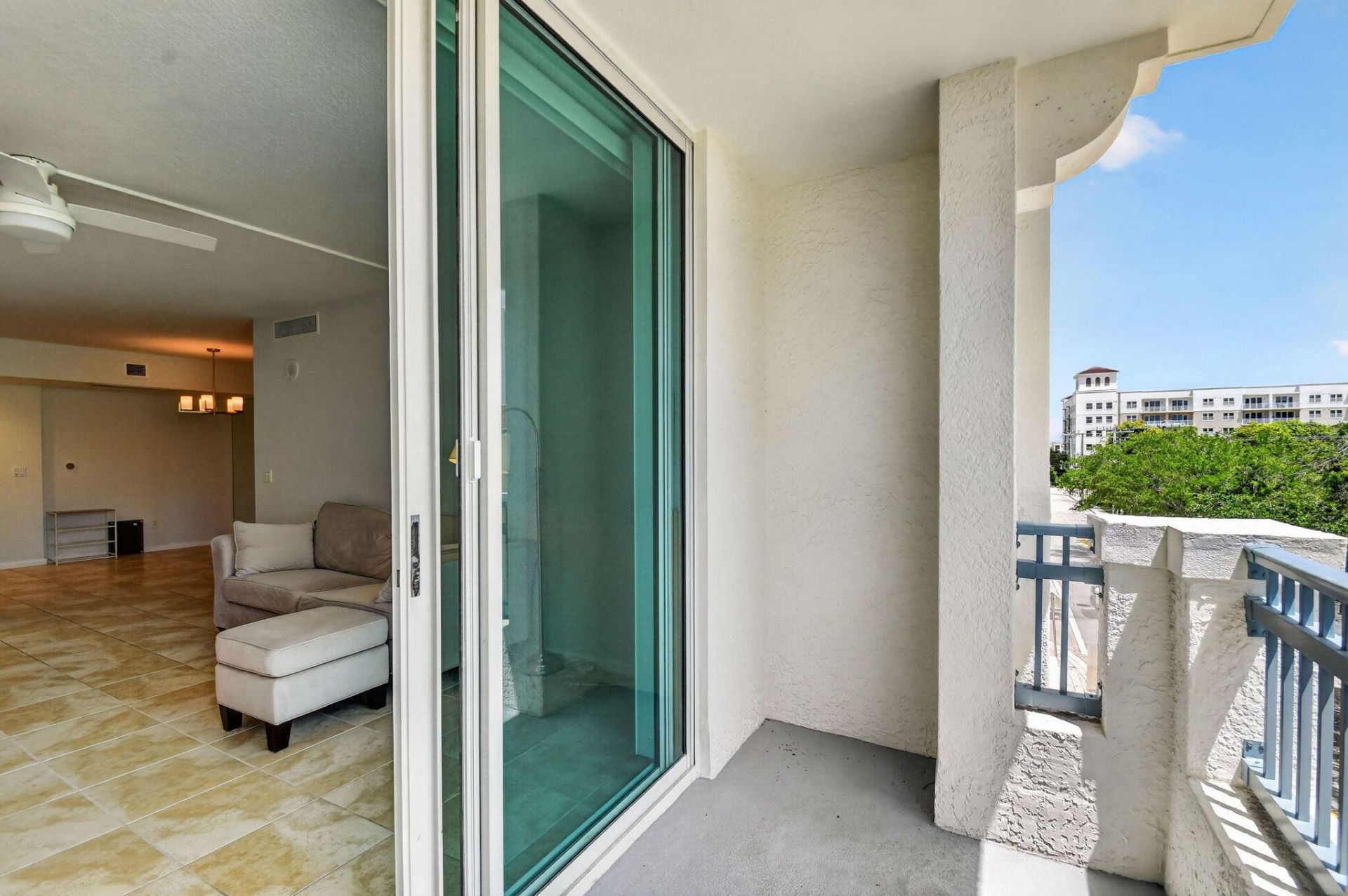 403 S Sapodilla Avenue, Unit 307, West Palm Beach, FL 33401 Photo