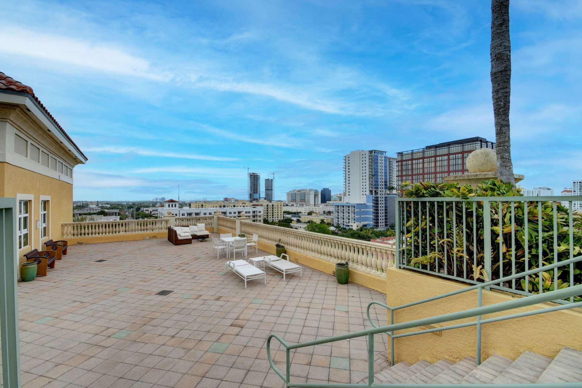 403 S Sapodilla Avenue, Unit 307, West Palm Beach, FL 33401 Photo