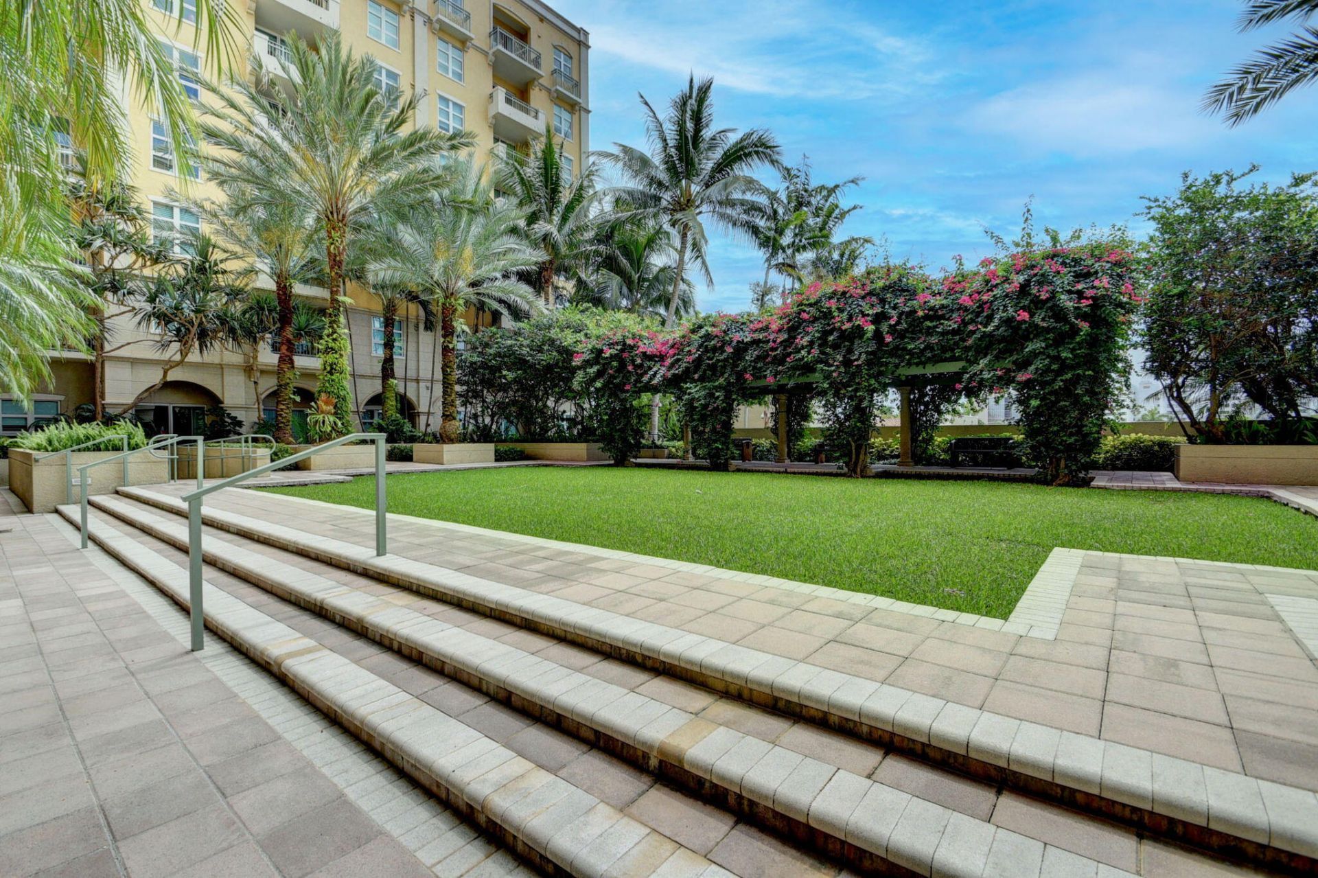 403 S Sapodilla Avenue, Unit 307, West Palm Beach, FL 33401 Photo