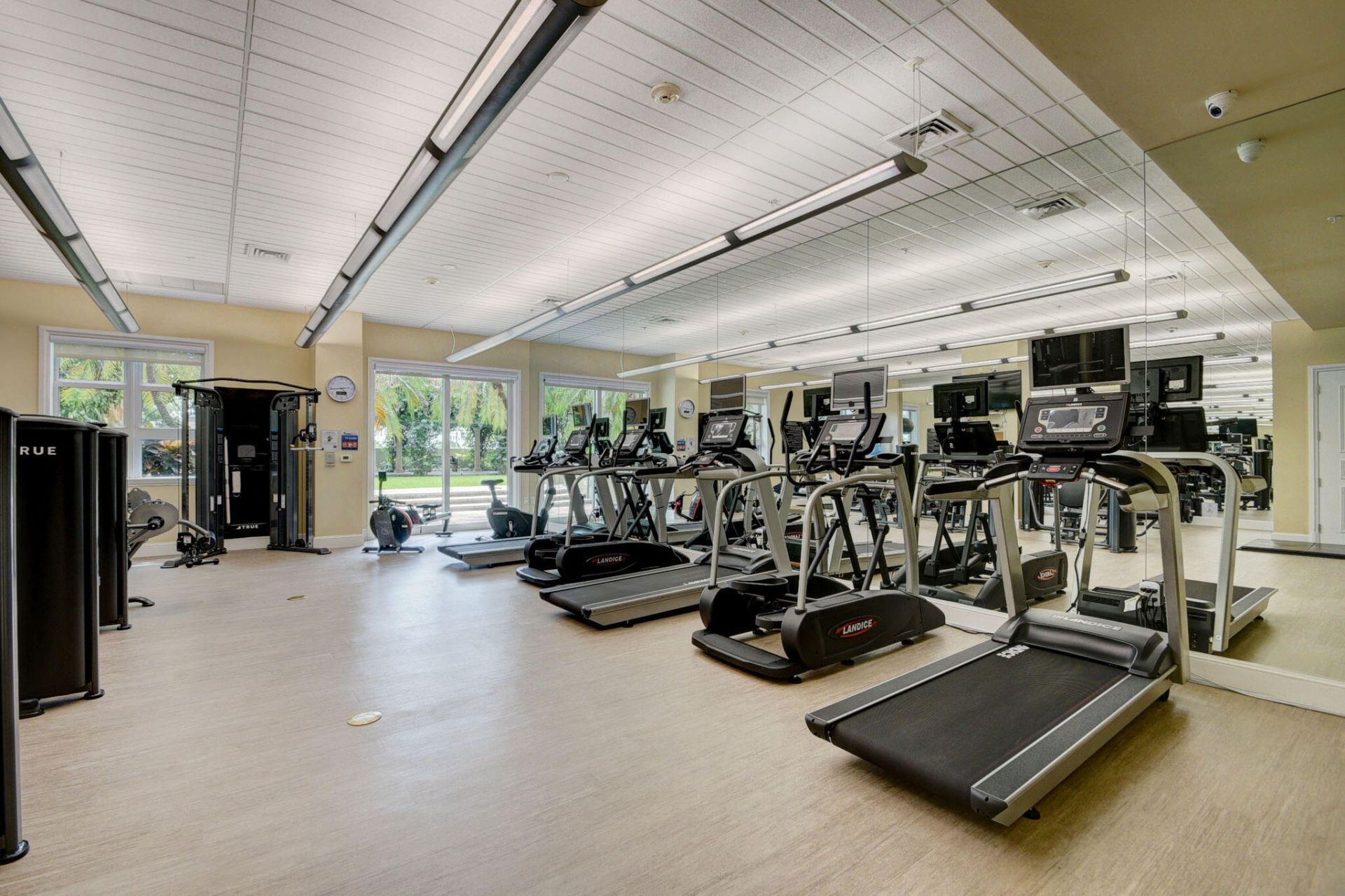 403 S Sapodilla Avenue, Unit 307, West Palm Beach, FL 33401 Photo