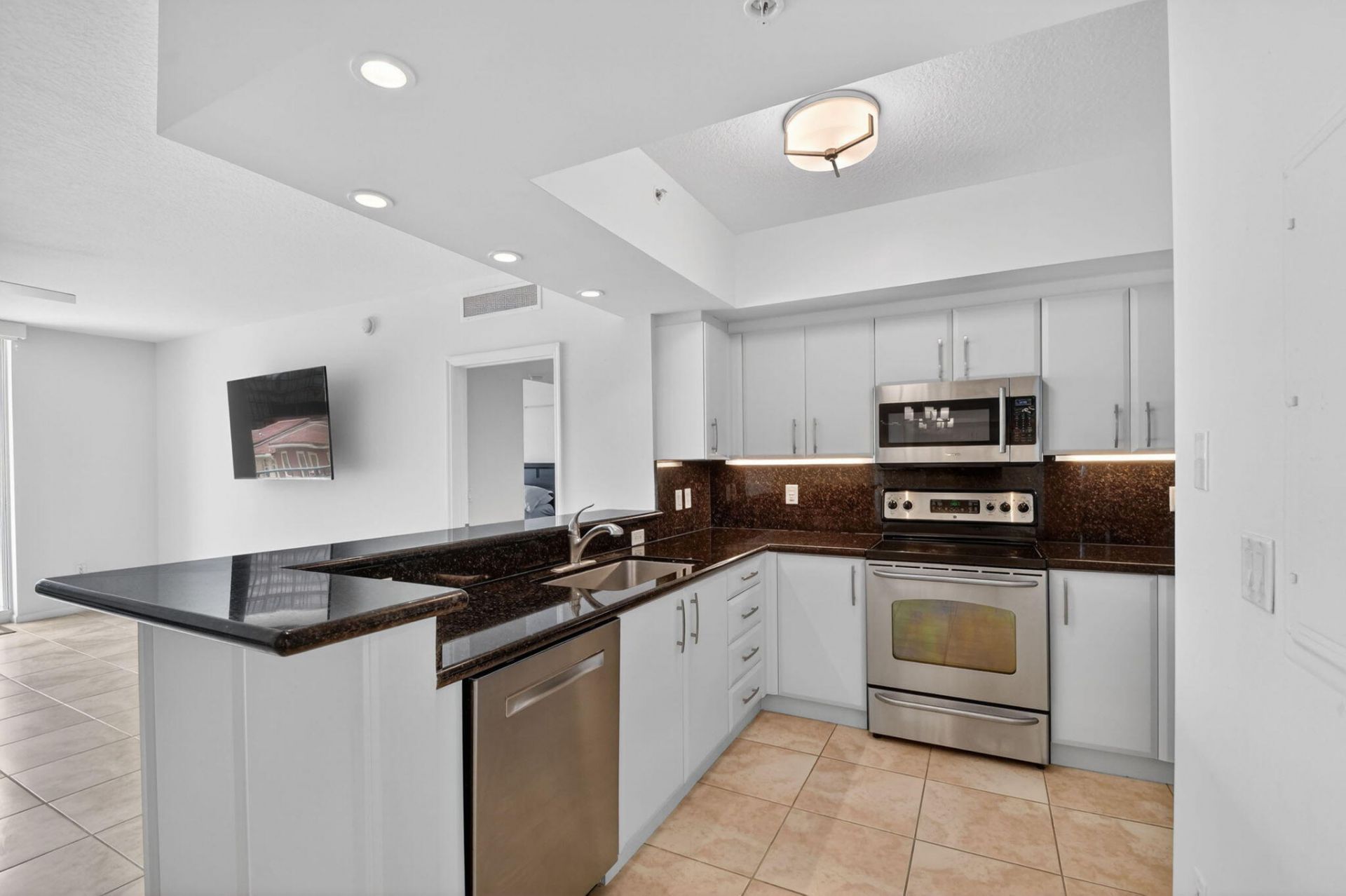 403 S Sapodilla Avenue, Unit 307, West Palm Beach, FL 33401 Photo
