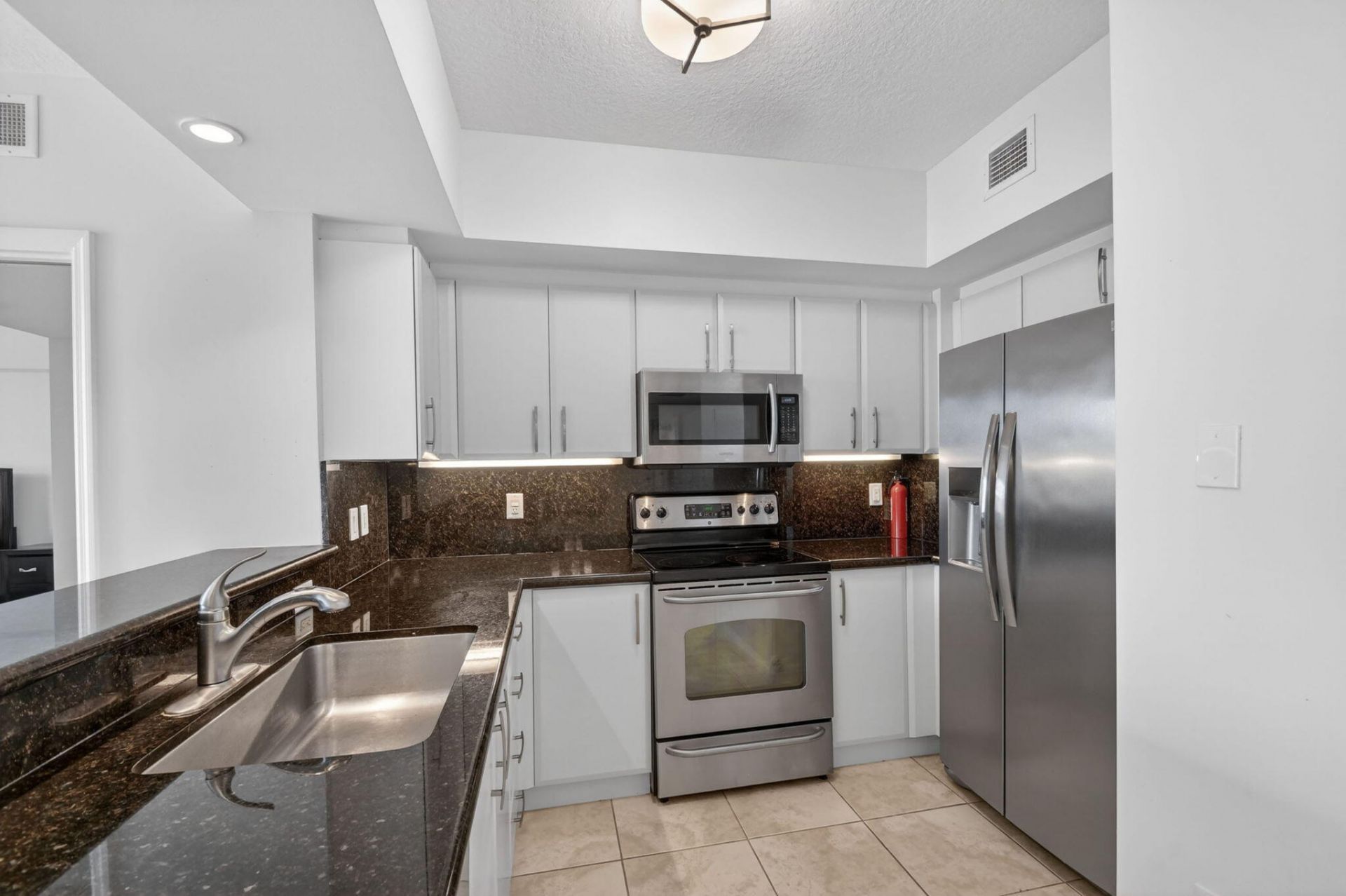 403 S Sapodilla Avenue, Unit 307, West Palm Beach, FL 33401 Photo