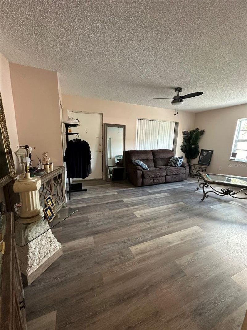 1084 82nd Terrace N, Unit 1084E, Saint Petersburg, FL 33702 Photo