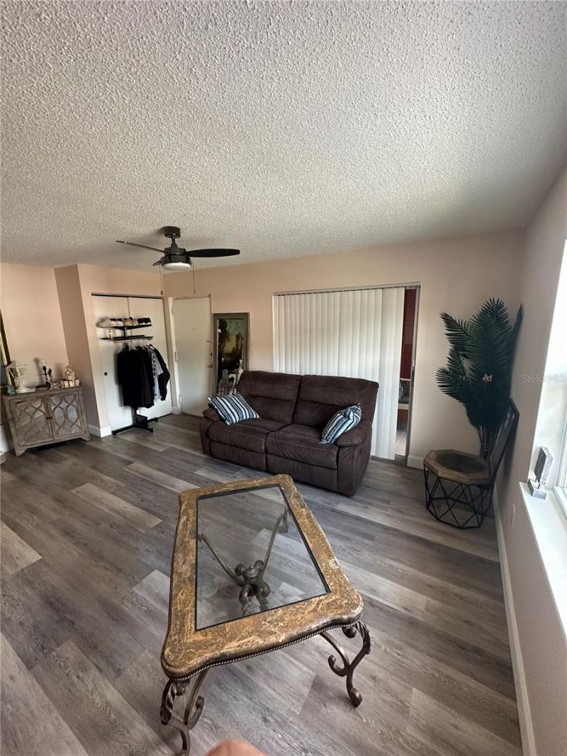 1084 82nd Terrace N, Unit 1084E, Saint Petersburg, FL 33702 Photo