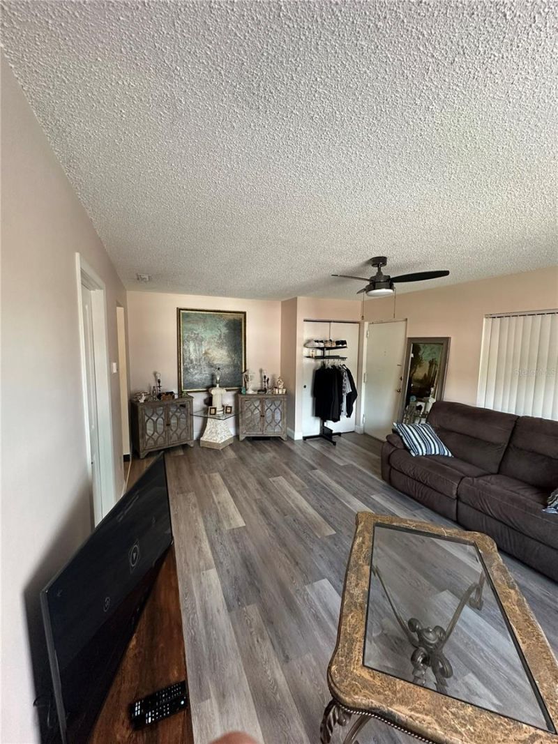 1084 82nd Terrace N, Unit 1084E, Saint Petersburg, FL 33702 Photo