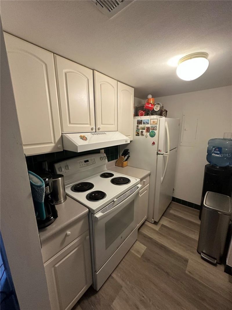 1084 82nd Terrace N, Unit 1084E, Saint Petersburg, FL 33702 Photo