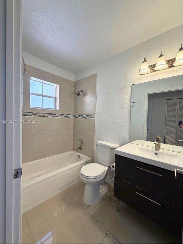 11459 Lakeview Dr, Unit 7A, Coral Springs, FL 33071 Photo