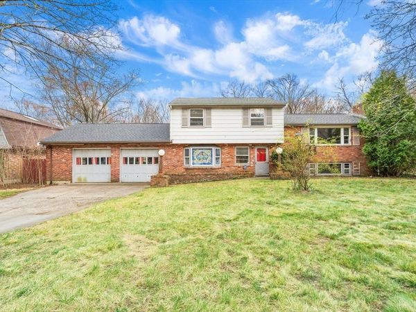 371 Village St, Medway, MA 02053