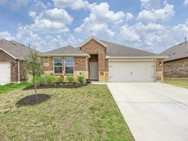 9801 Elk Falls Lane, Aubrey, TX 76227