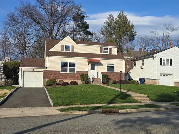 446 Maple Hill Drive, HACKENSACK, NJ 07601