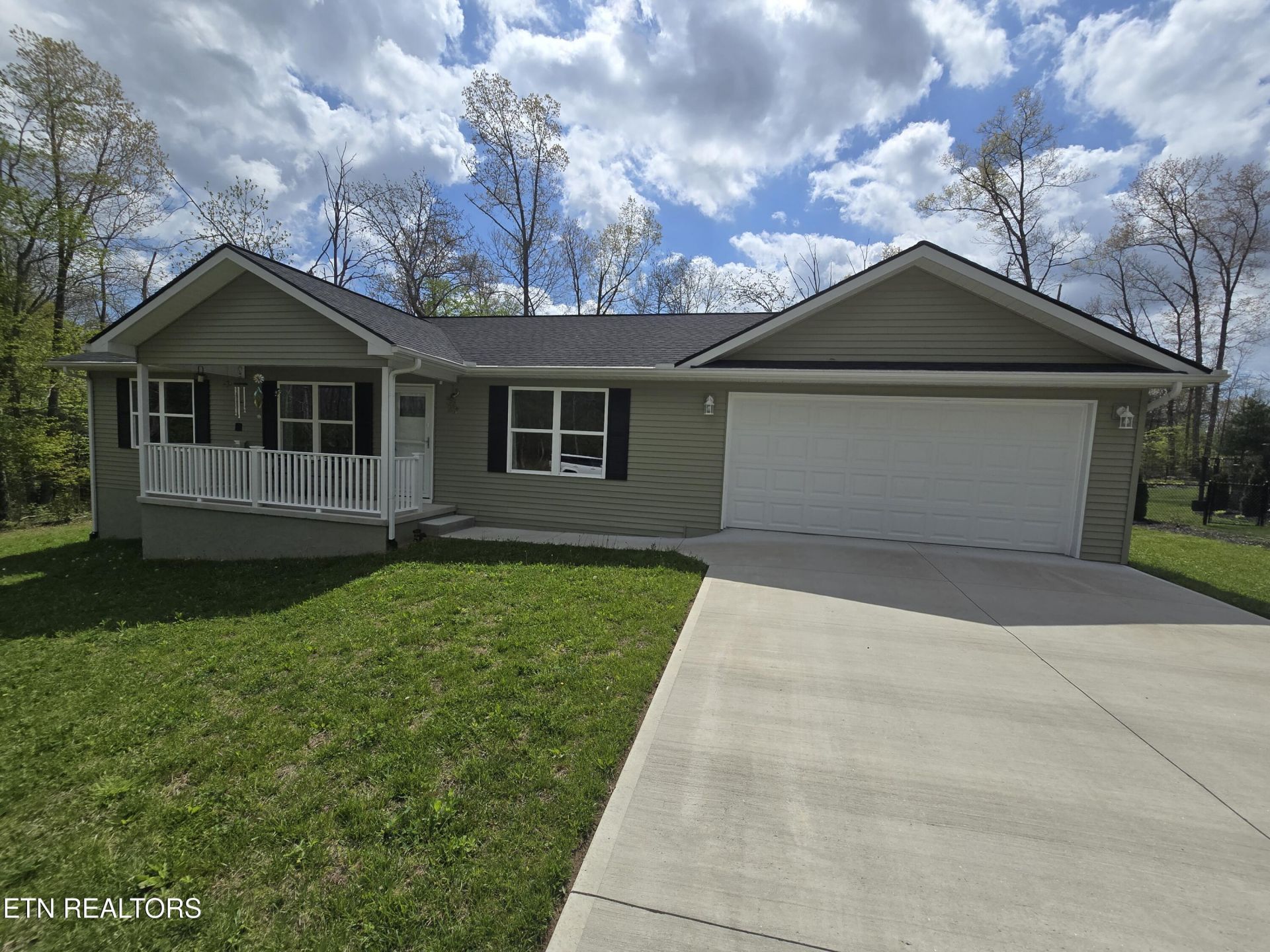 204 Nehasane Lane, Crossville, TN 38572 Main Photo