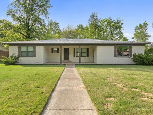 1 Foxboro Drive , Searcy, AR 72143