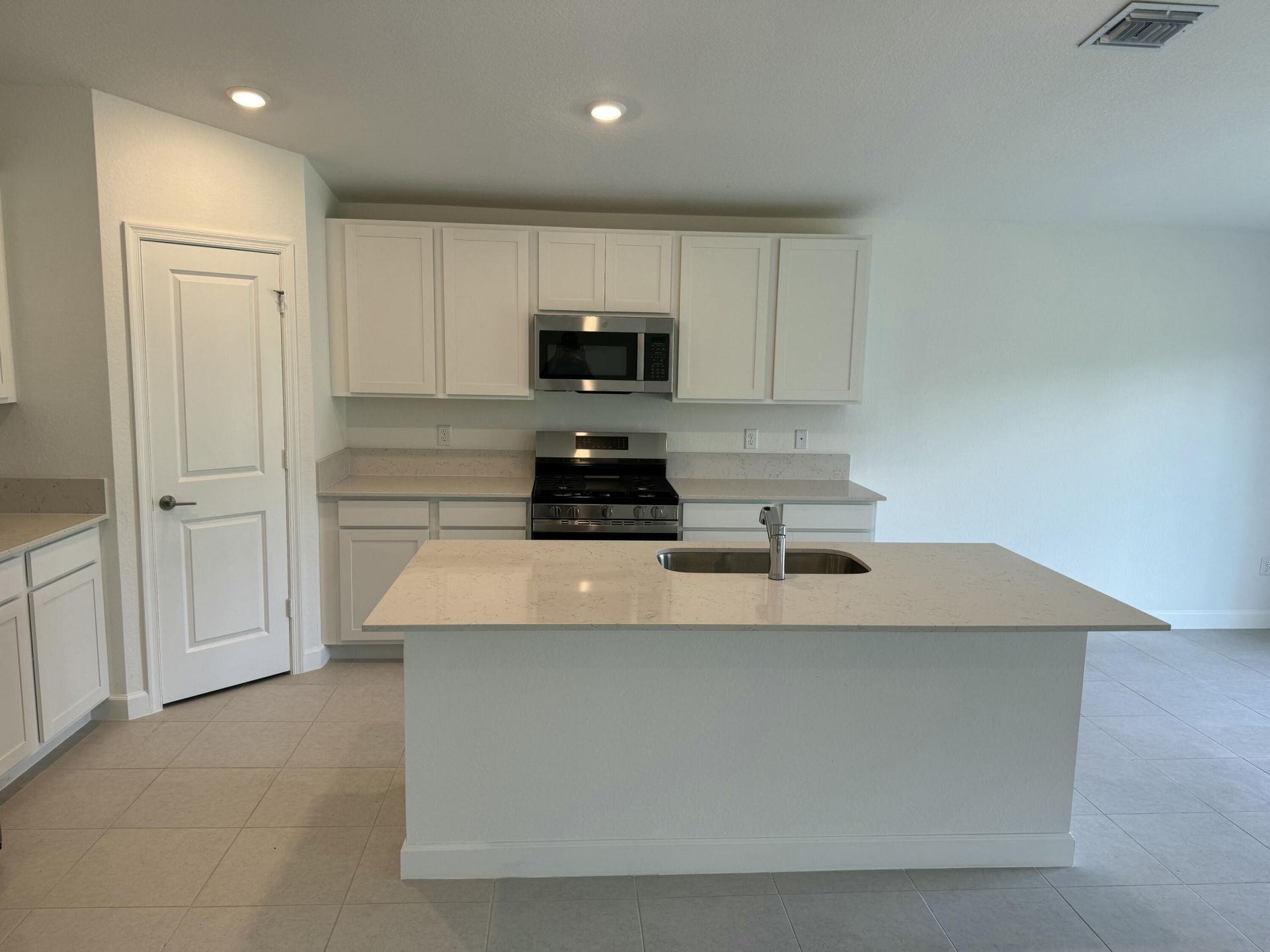 10445 NW Suncrest Lp, Port Saint Lucie, FL 34987 Photo