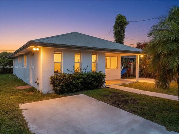 1616 NW 7th Pl , Florida City, FL 33034