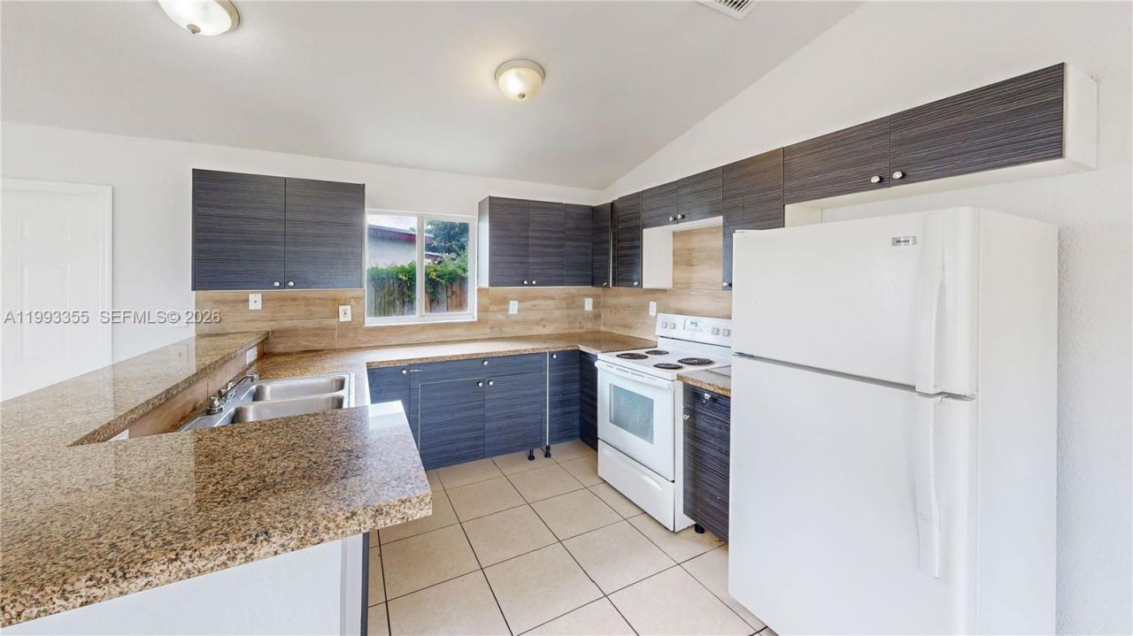 1616 NW 7th Pl , Florida City, FL 33034 Photo