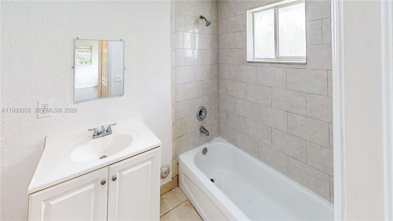 1616 NW 7th Pl , Florida City, FL 33034 Photo