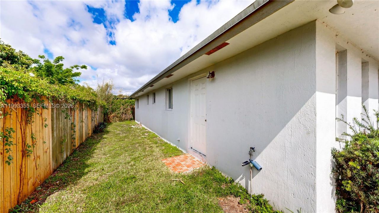 1616 NW 7th Pl , Florida City, FL 33034 Photo