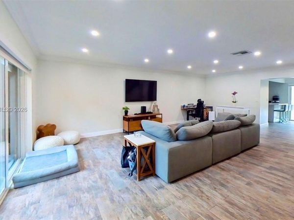 13731 SW 84th St, Unit C-11, Miami, FL 33183