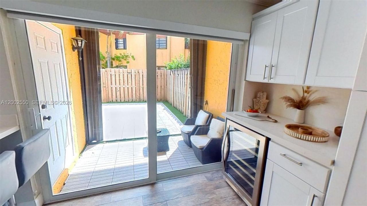 13731 SW 84th St, Unit C-11, Miami, FL 33183 Photo