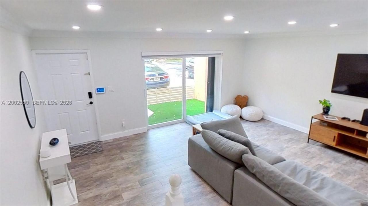 13731 SW 84th St, Unit C-11, Miami, FL 33183 Photo