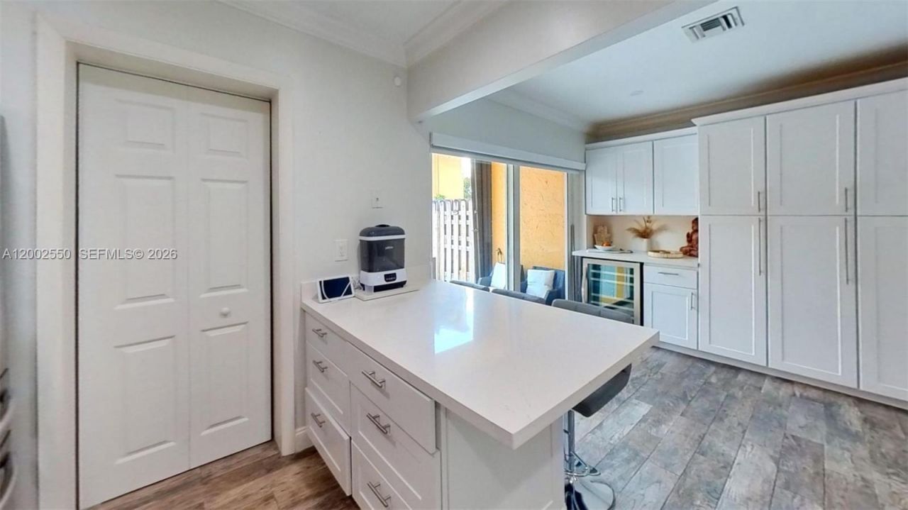 13731 SW 84th St, Unit C-11, Miami, FL 33183 Photo