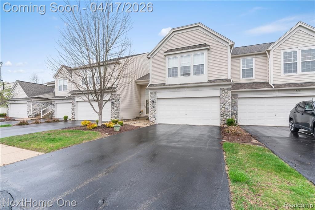 560 Dockside Circle, Holly Township, MI 48442 Main Photo