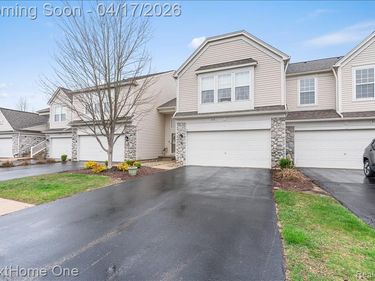 560 Dockside Circle, Holly Twp, MI 48442